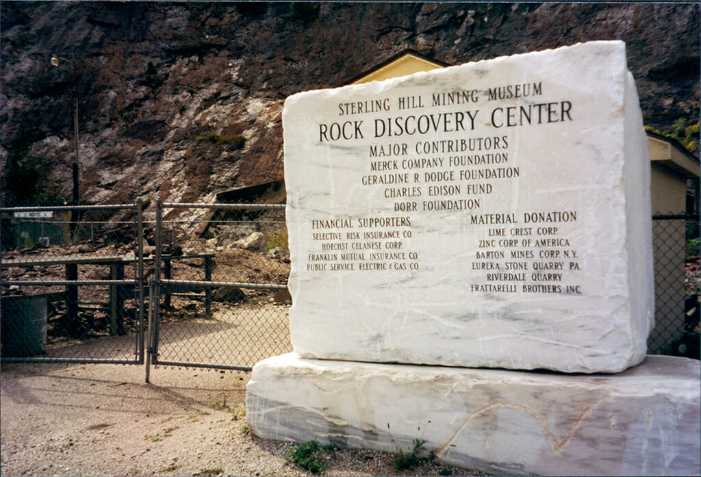 Rock Discovery Center monument
