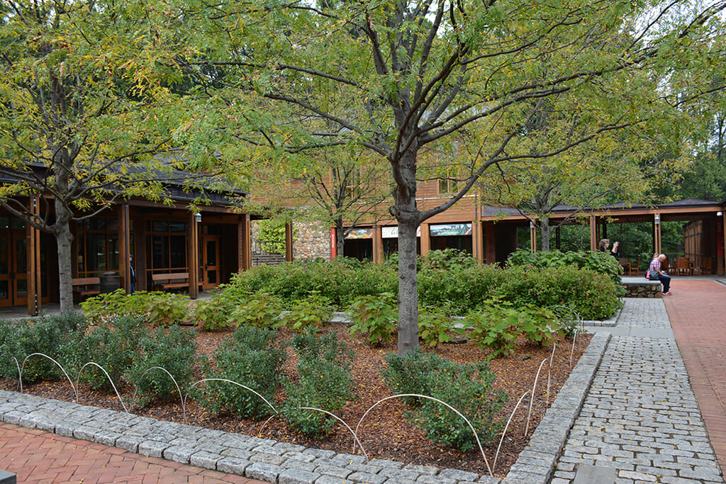 Monticello visitor center