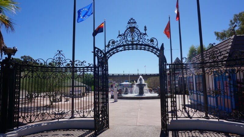 Entrance to the London Bridge